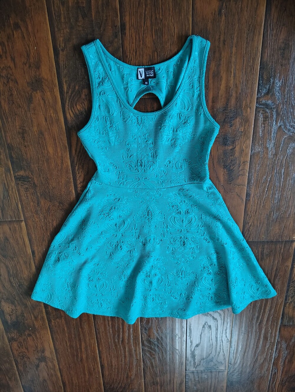 Vibe Sportswear embossed Athletic fit and flare sleeveless dress size M